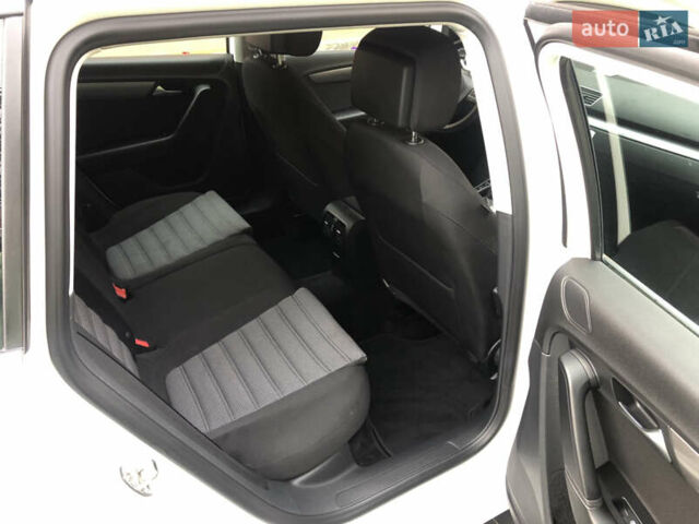 Білий Фольксваген Пассат, об'ємом двигуна 2 л та пробігом 217 тис. км за 10500 $, фото 24 на Automoto.ua