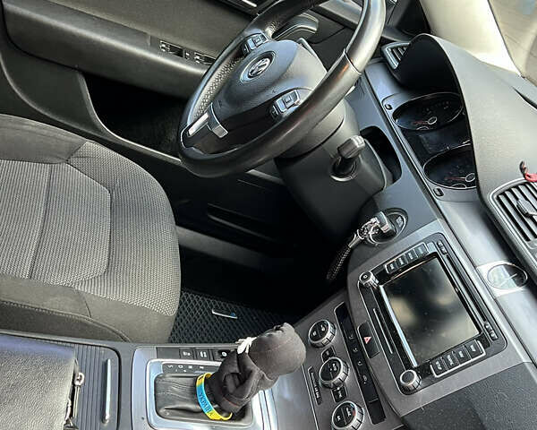 Білий Фольксваген Пассат, об'ємом двигуна 1.97 л та пробігом 190 тис. км за 13000 $, фото 9 на Automoto.ua