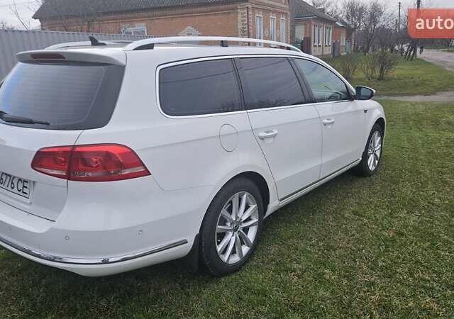 Белый Фольксваген Пассат, объемом двигателя 1.97 л и пробегом 240 тыс. км за 12300 $, фото 4 на Automoto.ua