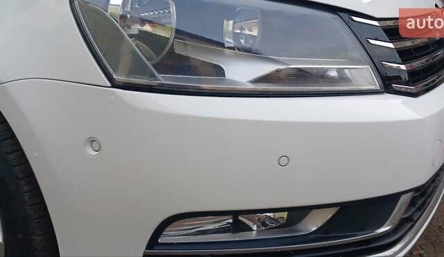Білий Фольксваген Пассат, об'ємом двигуна 2 л та пробігом 95 тис. км за 12950 $, фото 12 на Automoto.ua