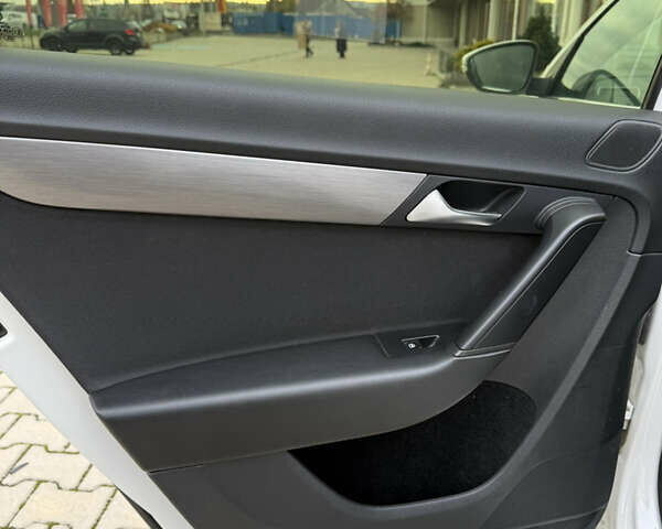 Белый Фольксваген Пассат, объемом двигателя 1.97 л и пробегом 273 тыс. км за 10250 $, фото 20 на Automoto.ua