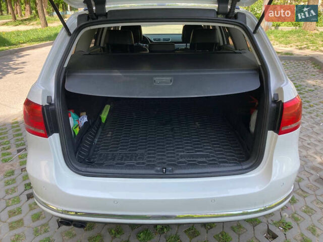 Белый Фольксваген Пассат, объемом двигателя 1.97 л и пробегом 275 тыс. км за 12300 $, фото 15 на Automoto.ua