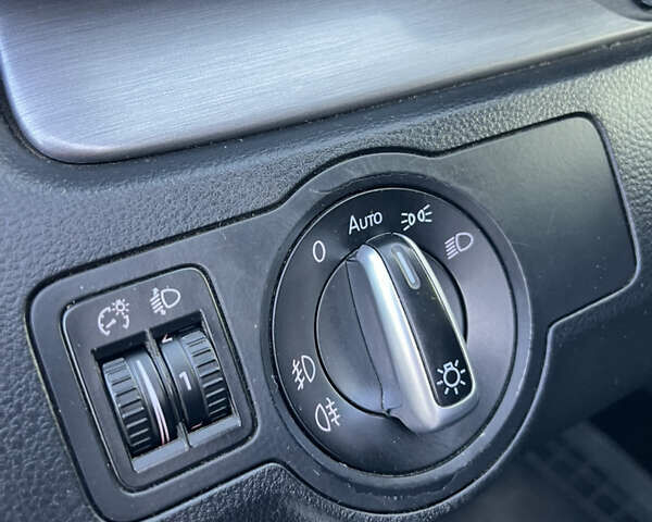 Белый Фольксваген Пассат, объемом двигателя 2 л и пробегом 238 тыс. км за 9500 $, фото 16 на Automoto.ua