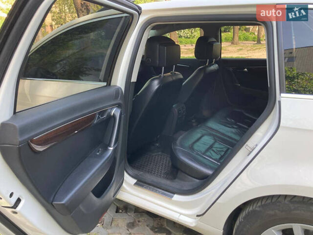 Белый Фольксваген Пассат, объемом двигателя 1.97 л и пробегом 275 тыс. км за 12300 $, фото 5 на Automoto.ua