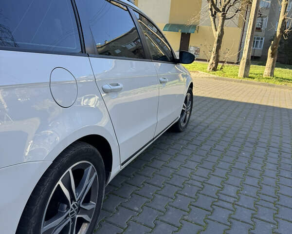 Белый Фольксваген Пассат, объемом двигателя 1.97 л и пробегом 300 тыс. км за 10100 $, фото 5 на Automoto.ua