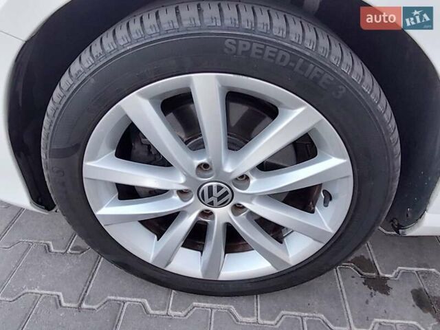 Белый Фольксваген Пассат, объемом двигателя 1.97 л и пробегом 219 тыс. км за 12555 $, фото 15 на Automoto.ua