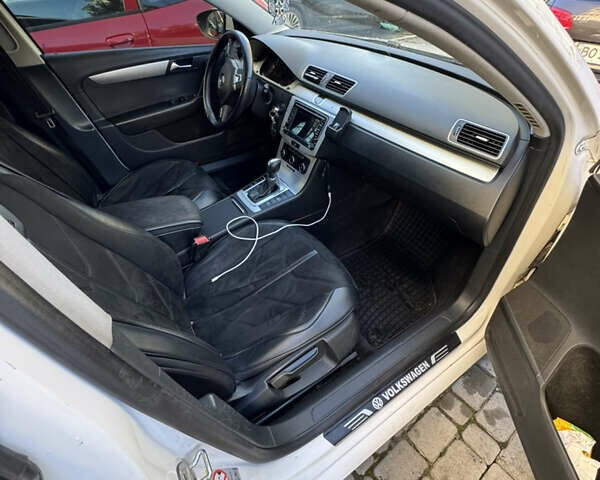 Белый Фольксваген Пассат, объемом двигателя 1.97 л и пробегом 300 тыс. км за 10100 $, фото 6 на Automoto.ua