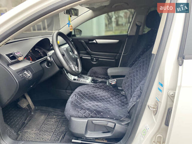 Белый Фольксваген Пассат, объемом двигателя 2 л и пробегом 298 тыс. км за 11299 $, фото 6 на Automoto.ua