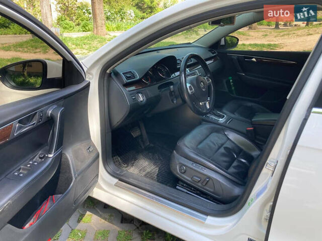 Белый Фольксваген Пассат, объемом двигателя 1.97 л и пробегом 275 тыс. км за 12300 $, фото 9 на Automoto.ua