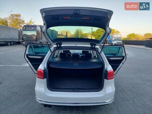 Белый Фольксваген Пассат, объемом двигателя 1.97 л и пробегом 219 тыс. км за 12555 $, фото 24 на Automoto.ua