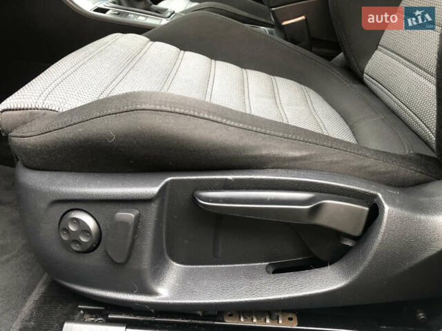 Білий Фольксваген Пассат, об'ємом двигуна 2 л та пробігом 217 тис. км за 10500 $, фото 20 на Automoto.ua