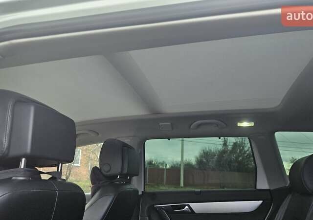 Белый Фольксваген Пассат, объемом двигателя 1.97 л и пробегом 240 тыс. км за 12300 $, фото 12 на Automoto.ua