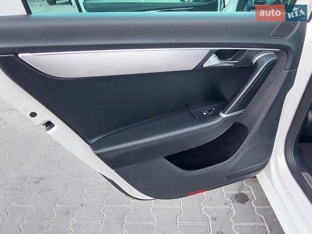 Белый Фольксваген Пассат, объемом двигателя 1.97 л и пробегом 219 тыс. км за 12555 $, фото 43 на Automoto.ua