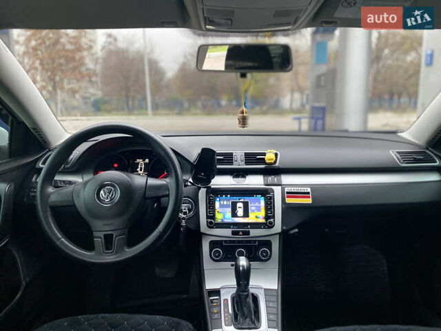 Белый Фольксваген Пассат, объемом двигателя 2 л и пробегом 298 тыс. км за 11299 $, фото 8 на Automoto.ua