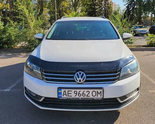Белый Фольксваген Пассат, объемом двигателя 1.6 л и пробегом 308 тыс. км за 9500 $, фото 2 на Automoto.ua