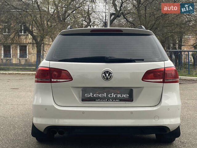 Белый Фольксваген Пассат, объемом двигателя 2 л и пробегом 298 тыс. км за 11299 $, фото 4 на Automoto.ua