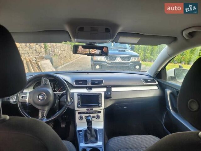 Білий Фольксваген Пассат, об'ємом двигуна 1.97 л та пробігом 270 тис. км за 11000 $, фото 9 на Automoto.ua