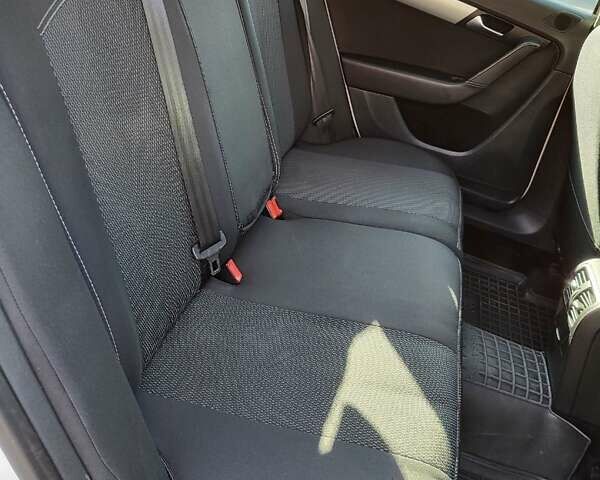 Белый Фольксваген Пассат, объемом двигателя 1.6 л и пробегом 308 тыс. км за 9500 $, фото 26 на Automoto.ua