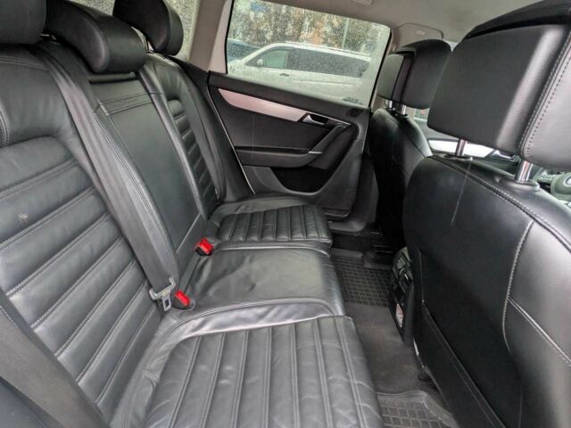 Фольксваген Пассат 2013 в Ивано-Франковске на Automoto.ua Белый Фольксваген Пассат, объемом двигателя 2 л и пробегом 280 тыс. км за 10900 $, фото 11 на Automoto.ua