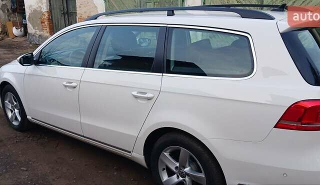 Білий Фольксваген Пассат, об'ємом двигуна 2 л та пробігом 95 тис. км за 12950 $, фото 5 на Automoto.ua