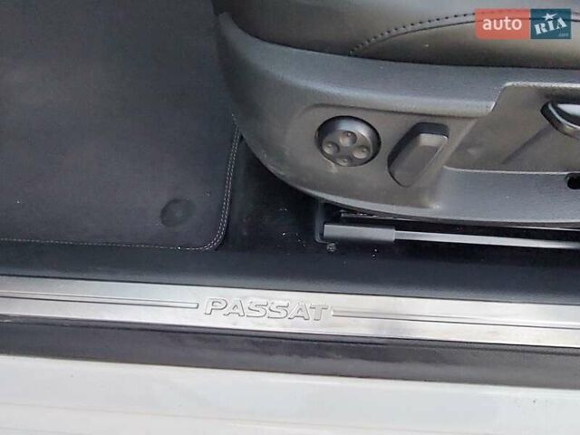 Белый Фольксваген Пассат, объемом двигателя 1.97 л и пробегом 219 тыс. км за 12555 $, фото 40 на Automoto.ua