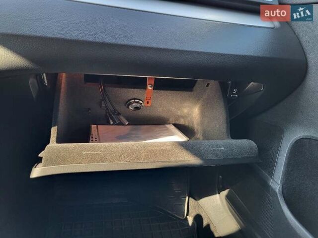 Белый Фольксваген Пассат, объемом двигателя 1.6 л и пробегом 308 тыс. км за 9500 $, фото 23 на Automoto.ua