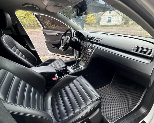 Белый Фольксваген Пассат, объемом двигателя 2 л и пробегом 301 тыс. км за 11500 $, фото 16 на Automoto.ua