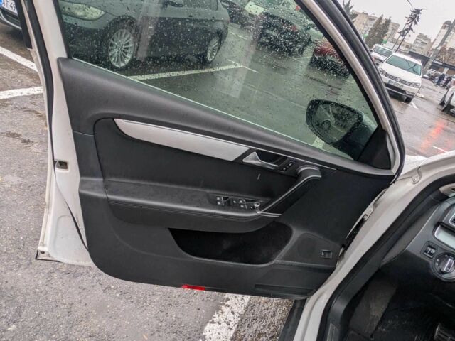 Фольксваген Пассат 2013 в Ивано-Франковске на Automoto.ua Белый Фольксваген Пассат, объемом двигателя 2 л и пробегом 280 тыс. км за 10900 $, фото 4 на Automoto.ua