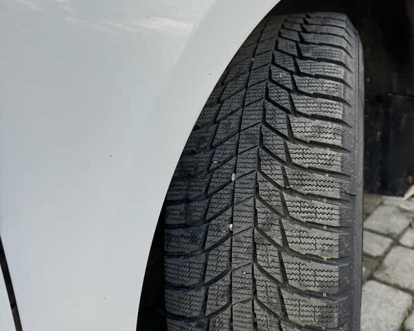 Белый Фольксваген Пассат, объемом двигателя 1.97 л и пробегом 300 тыс. км за 10100 $, фото 11 на Automoto.ua