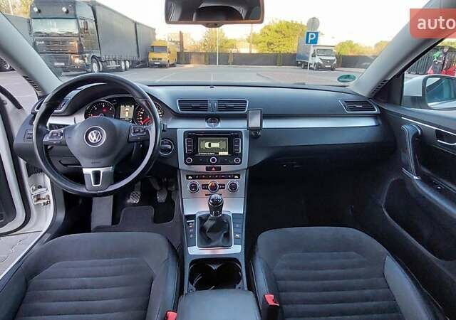 Белый Фольксваген Пассат, объемом двигателя 1.97 л и пробегом 219 тыс. км за 12555 $, фото 11 на Automoto.ua