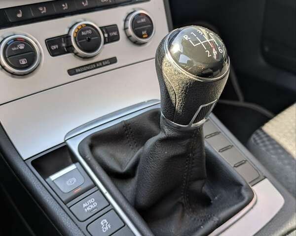 Белый Фольксваген Пассат, объемом двигателя 2 л и пробегом 225 тыс. км за 9800 $, фото 17 на Automoto.ua