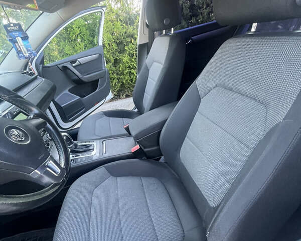 Белый Фольксваген Пассат, объемом двигателя 2 л и пробегом 238 тыс. км за 9500 $, фото 9 на Automoto.ua