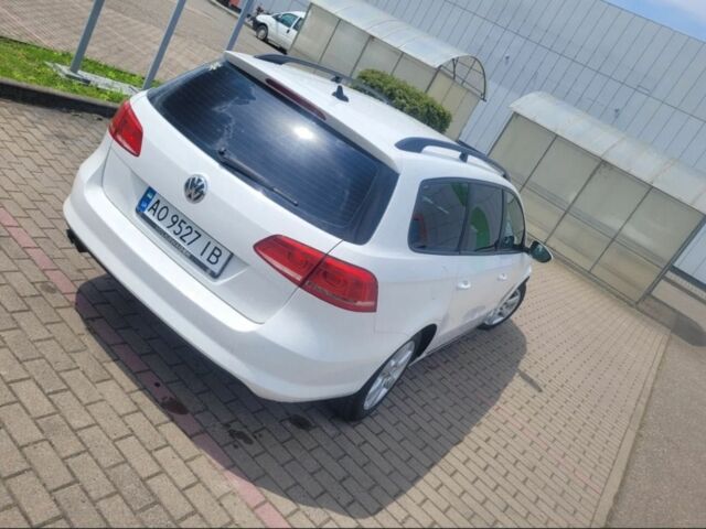 Белый Фольксваген Пассат, объемом двигателя 2 л и пробегом 270 тыс. км за 11000 $, фото 1 на Automoto.ua