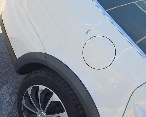 Белый Фольксваген Пассат, объемом двигателя 1.97 л и пробегом 267 тыс. км за 11200 $, фото 4 на Automoto.ua