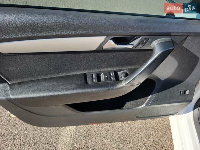 Белый Фольксваген Пассат, объемом двигателя 1.6 л и пробегом 308 тыс. км за 9500 $, фото 3 на Automoto.ua