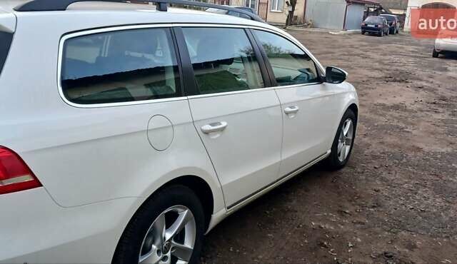 Білий Фольксваген Пассат, об'ємом двигуна 2 л та пробігом 95 тис. км за 12950 $, фото 13 на Automoto.ua