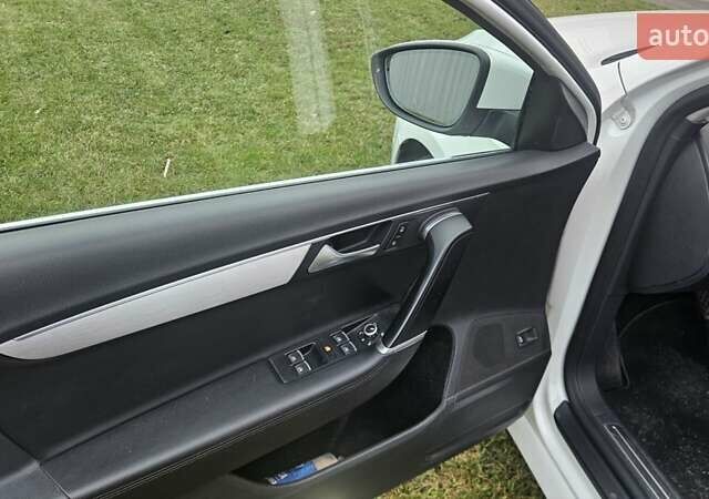 Белый Фольксваген Пассат, объемом двигателя 1.97 л и пробегом 240 тыс. км за 12300 $, фото 15 на Automoto.ua