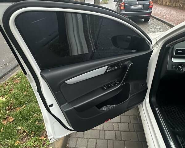 Белый Фольксваген Пассат, объемом двигателя 1.97 л и пробегом 290 тыс. км за 10500 $, фото 8 на Automoto.ua