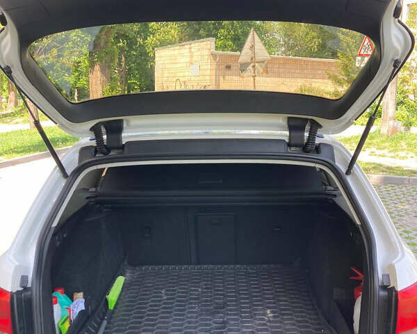 Белый Фольксваген Пассат, объемом двигателя 1.97 л и пробегом 275 тыс. км за 12300 $, фото 10 на Automoto.ua