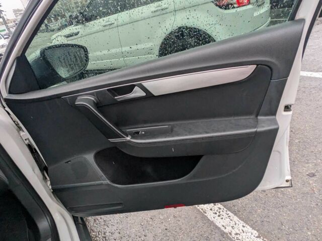 Фольксваген Пассат 2013 в Ивано-Франковске на Automoto.ua Белый Фольксваген Пассат, объемом двигателя 2 л и пробегом 280 тыс. км за 10900 $, фото 7 на Automoto.ua