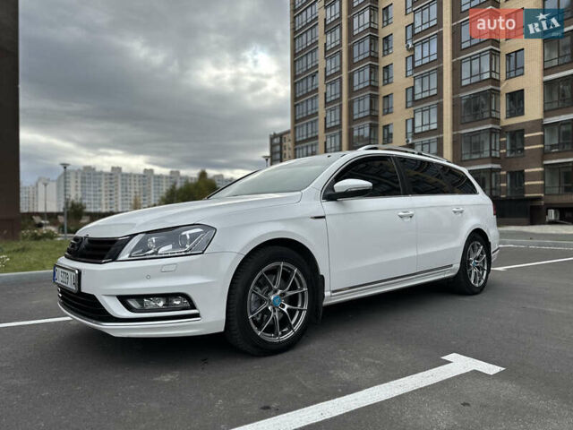 Белый Фольксваген Пассат, объемом двигателя 2 л и пробегом 301 тыс. км за 11500 $, фото 1 на Automoto.ua