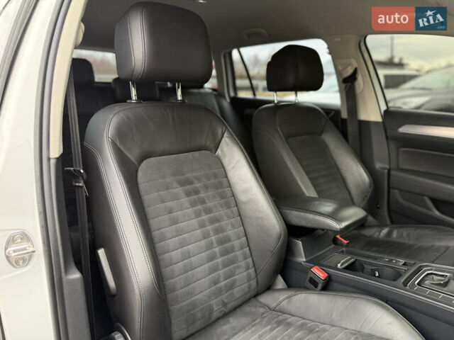 Белый Фольксваген Пассат, объемом двигателя 2 л и пробегом 252 тыс. км за 13999 $, фото 25 на Automoto.ua