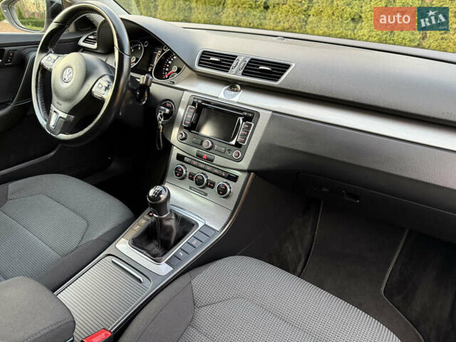 Белый Фольксваген Пассат, объемом двигателя 1.6 л и пробегом 227 тыс. км за 11999 $, фото 63 на Automoto.ua