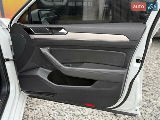 Белый Фольксваген Пассат, объемом двигателя 2 л и пробегом 252 тыс. км за 13999 $, фото 28 на Automoto.ua