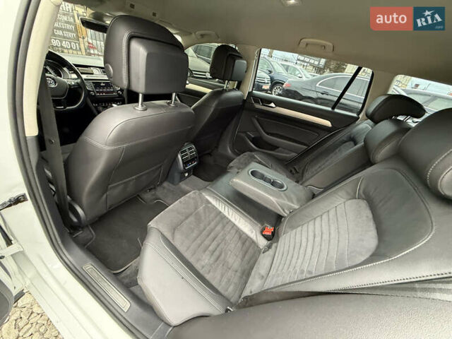 Белый Фольксваген Пассат, объемом двигателя 2 л и пробегом 252 тыс. км за 13999 $, фото 38 на Automoto.ua