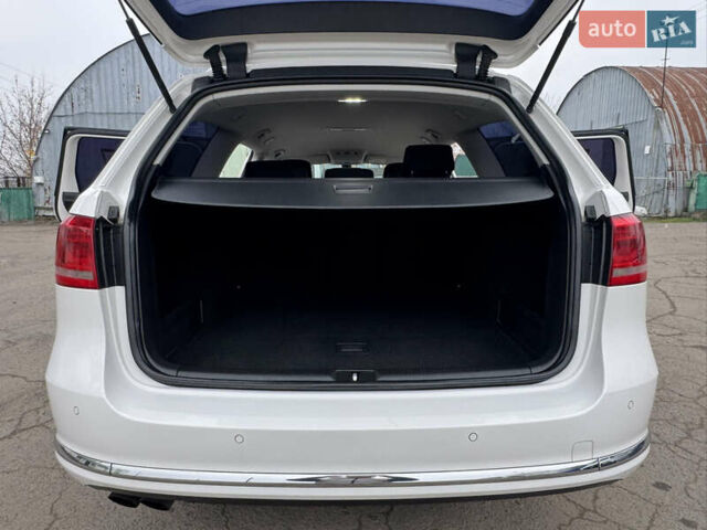 Білий Фольксваген Пассат, об'ємом двигуна 2 л та пробігом 276 тис. км за 12300 $, фото 64 на Automoto.ua