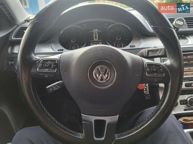 Білий Фольксваген Пассат, об'ємом двигуна 1.6 л та пробігом 284 тис. км за 11000 $, фото 17 на Automoto.ua