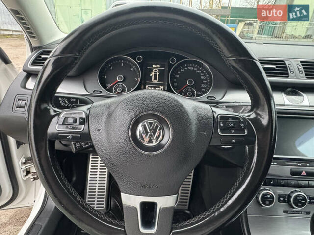 Білий Фольксваген Пассат, об'ємом двигуна 2 л та пробігом 276 тис. км за 12300 $, фото 40 на Automoto.ua