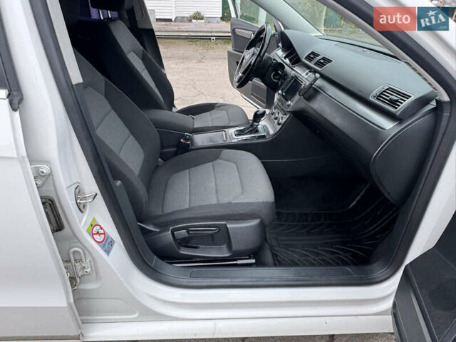 Білий Фольксваген Пассат, об'ємом двигуна 2 л та пробігом 276 тис. км за 12300 $, фото 51 на Automoto.ua