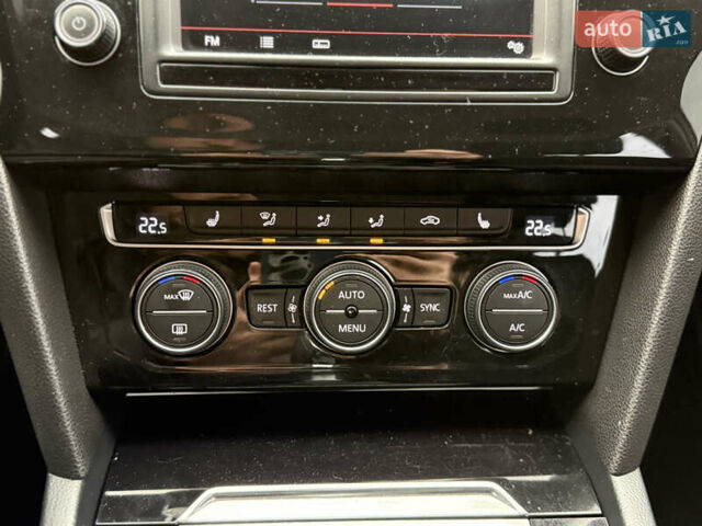 Белый Фольксваген Пассат, объемом двигателя 2 л и пробегом 252 тыс. км за 13999 $, фото 51 на Automoto.ua